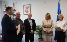 Galeria aktualności Powierzenie stanowisk dyrektor&oacute;w plac&oacute;wek oświatowych Powiatu Monieckiego 1