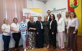 Galeria aktualności Powierzenie stanowisk dyrektor&oacute;w plac&oacute;wek oświatowych Powiatu Monieckiego 7