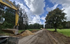 Galeria aktualności Trwają prace przy rozbudowie drogi powiatowej nr 1404 B 1