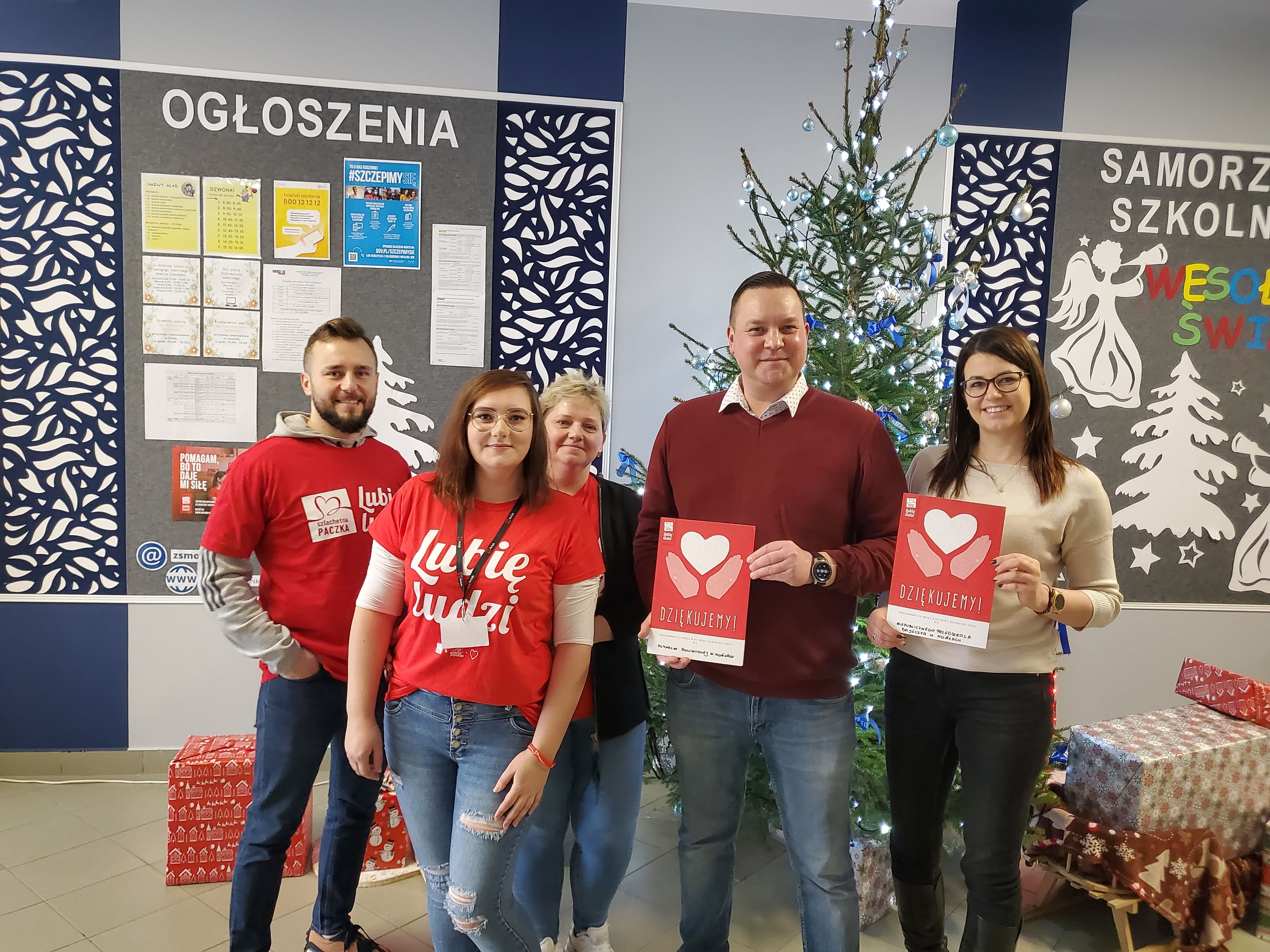 Zdjęcie grupowe Finału Szlachetnej Paczki 2021